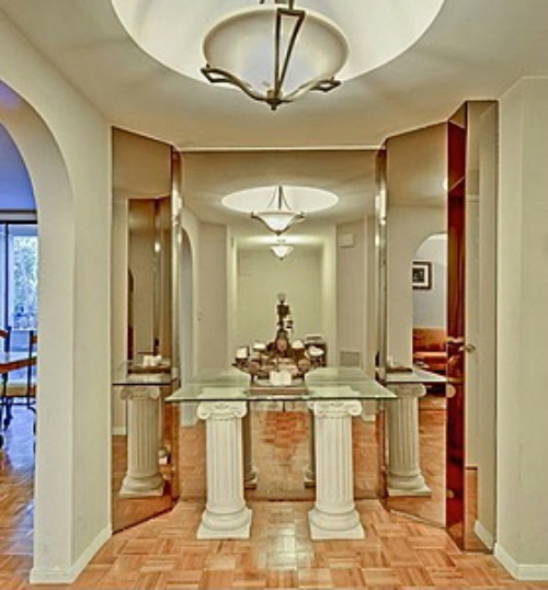 Condo foyer listing photo - dated and ugly!